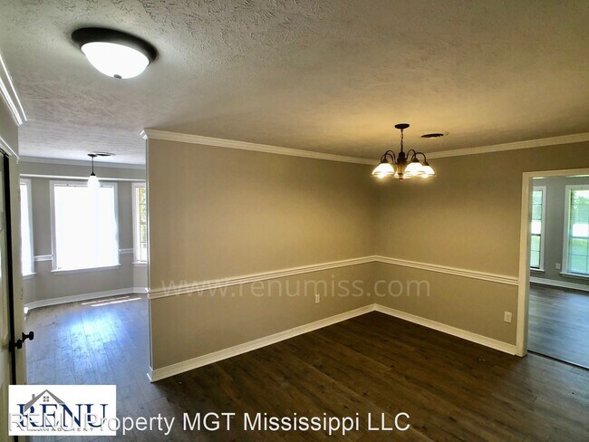 Building Photo - 3 br, 2 bath House - 9 Treeway Dr