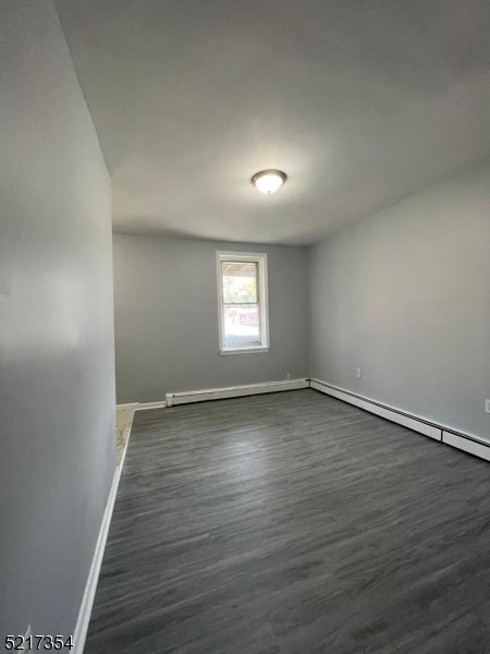 Building Photo - 596 River St
