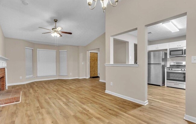 Building Photo - 3729 Adamsville Dr SW