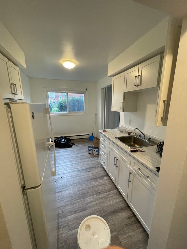 Building Photo - 8 Julia Dr