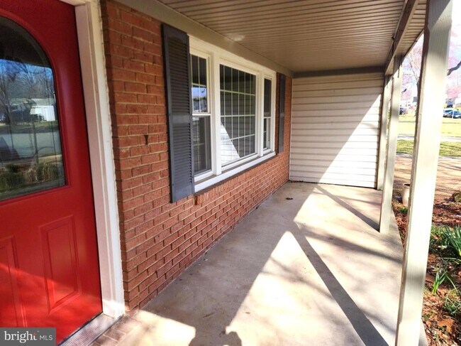 Building Photo - 4433 Majestic Ln