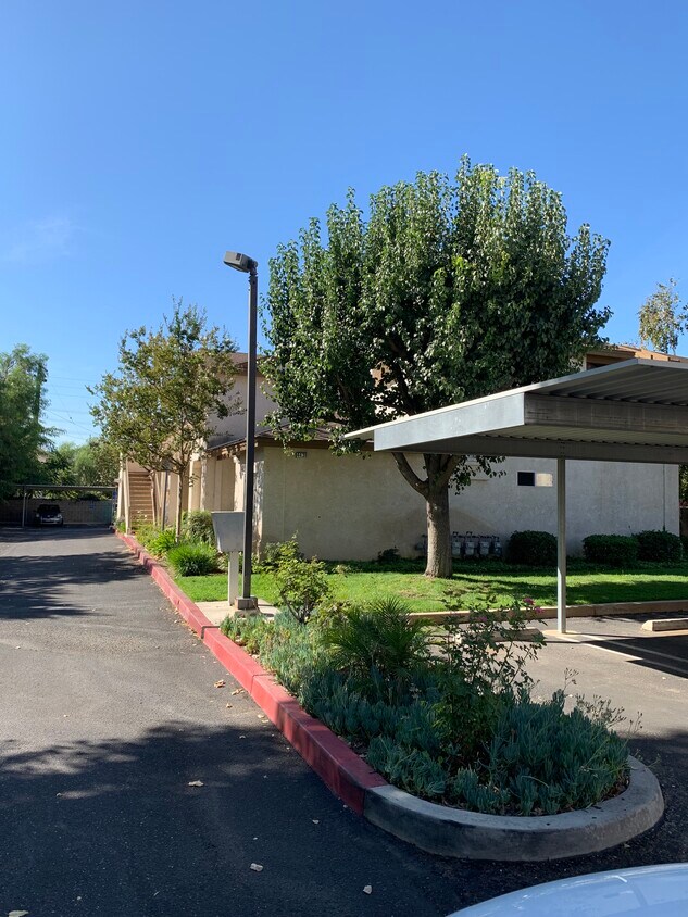 Primary Photo - 4438 Apricot Rd