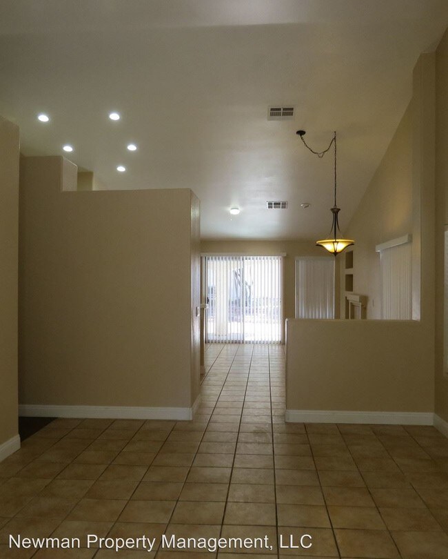 Foto del edificio - 4 br, 2 bath House - 921 English Heather Dr.