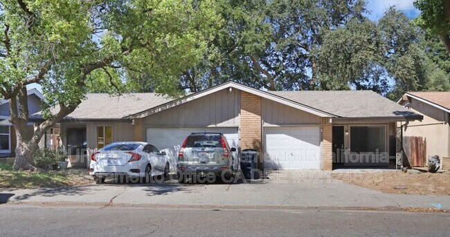 Foto del edificio - 7423 Willowcreek Dr