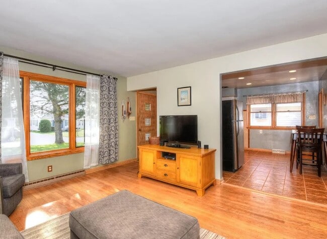 Building Photo - 1913 N 118th St