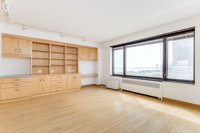 Foto del edificio - 3100 N Lake Shore Dr