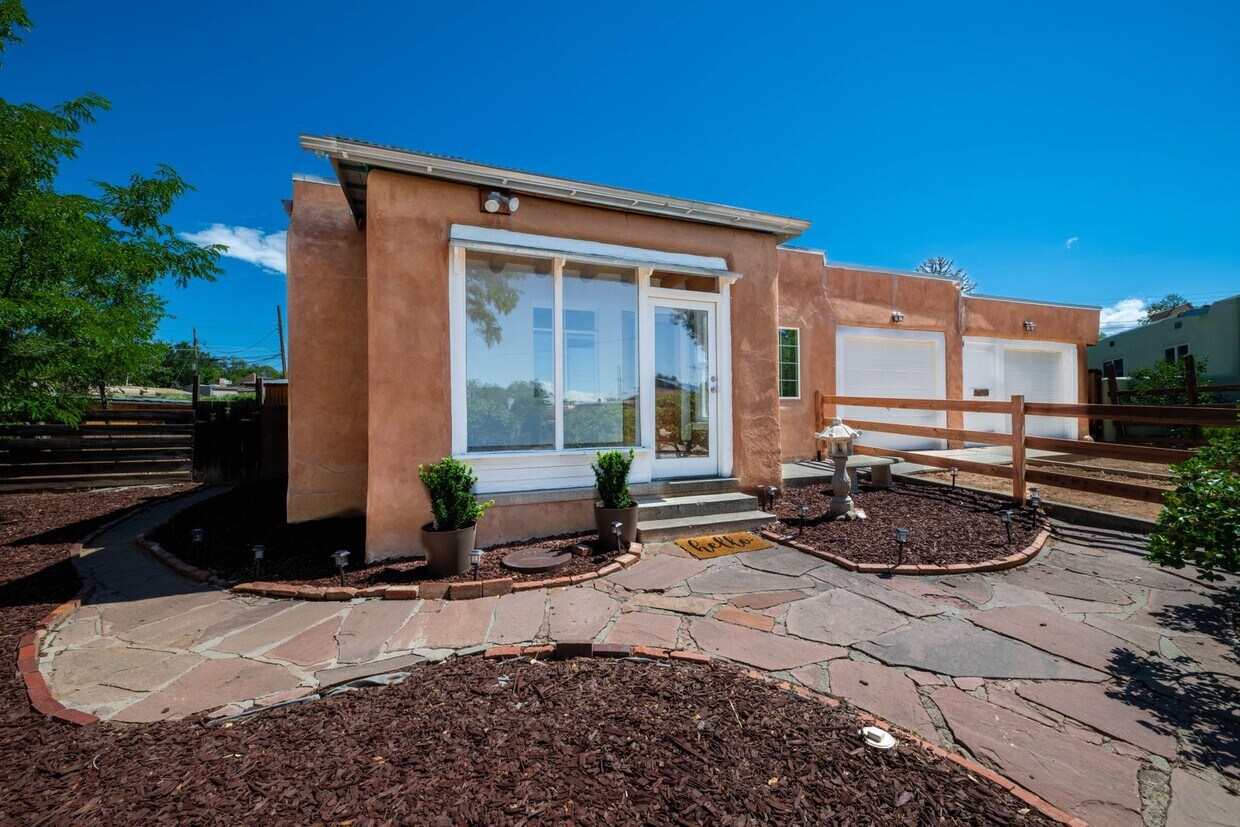 Primary Photo - Charming Midtown Santa Fe Home