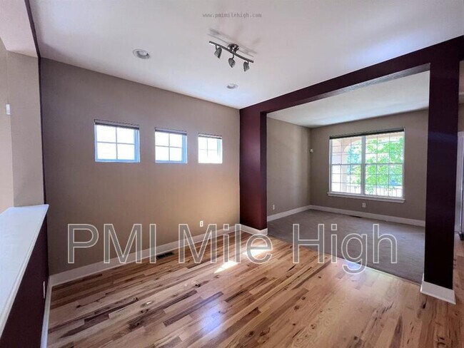 Foto del edificio - 14192 Madison St