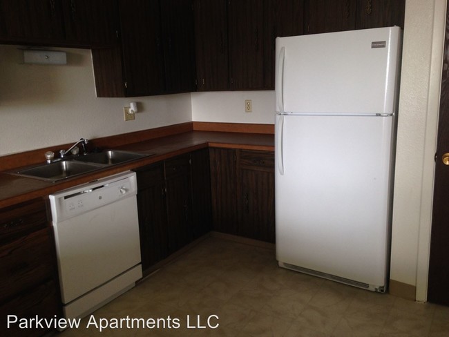 Building Photo - 4500 Parkview Dr