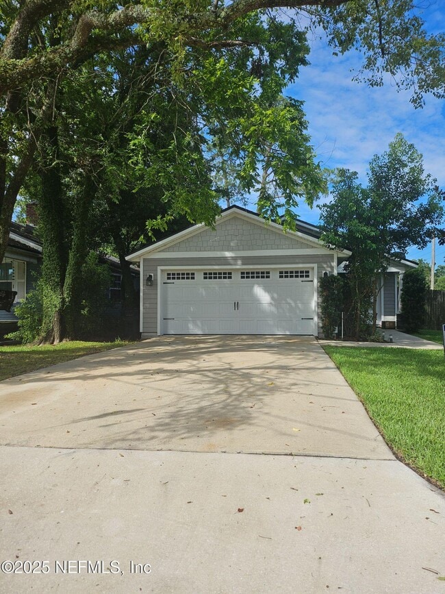 Building Photo - 1002 Ingleside Ave