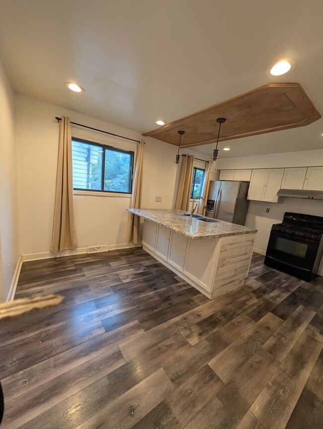 Building Photo - 6264-6266-6266 N Denmark St