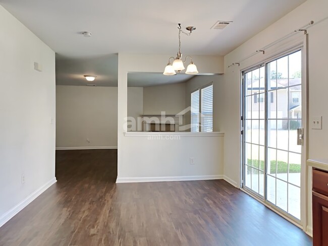 Foto del edificio - 2925 Centerglen Ln