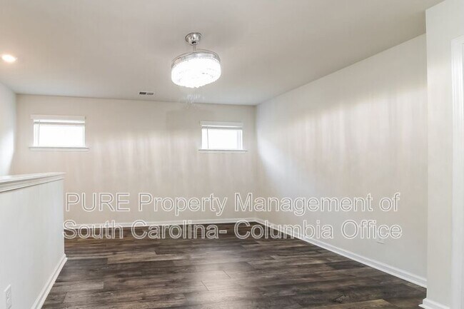 Building Photo - 337 Liliana Dr