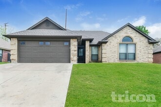 Building Photo - 108 Parkwood Ct