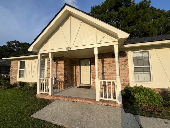 Foto del edificio - 1222 Hampton Dr