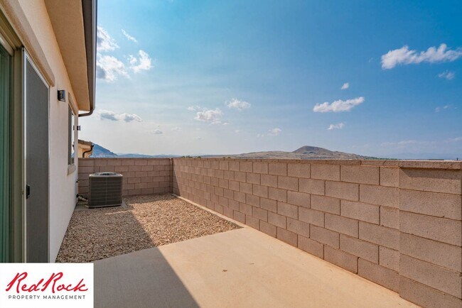 Foto del edificio - Welcoming 4 Bedroom Townhome in Hurricane ...