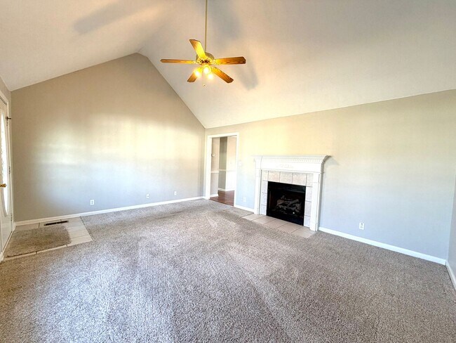 Foto del edificio - 1636 Cedar Springs Cir