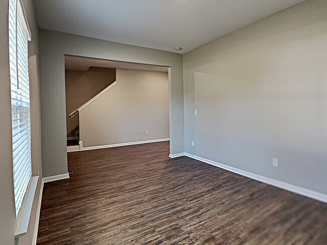 Building Photo - 633 Gleaner Way