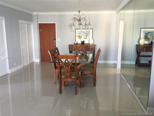 Building Photo - 3901 S Ocean Dr