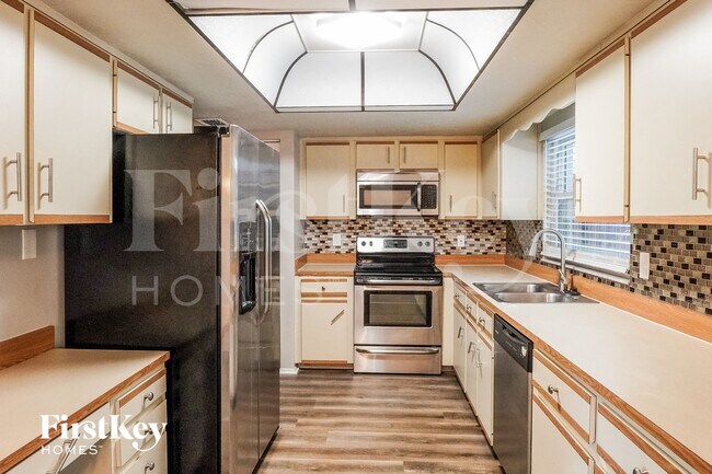 Foto del edificio - 3017 Vista Palm Dr