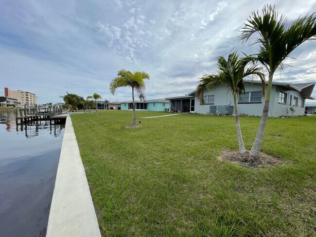 Building Photo - 1729 Bikini Ct