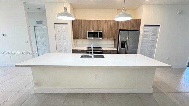 Foto del edificio - 8005 NW 104th Ave