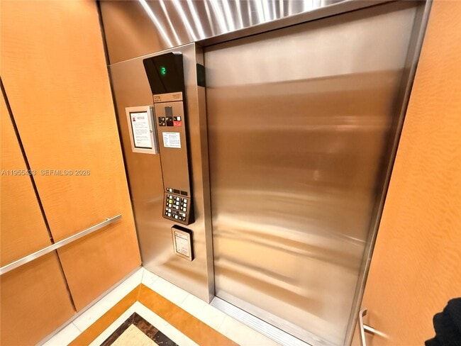 Foto del edificio - 610 Clematis St