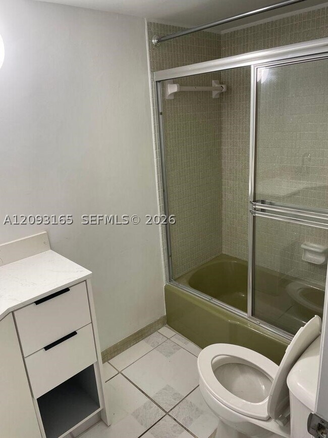 Foto del edificio - 1601 NE 191st St