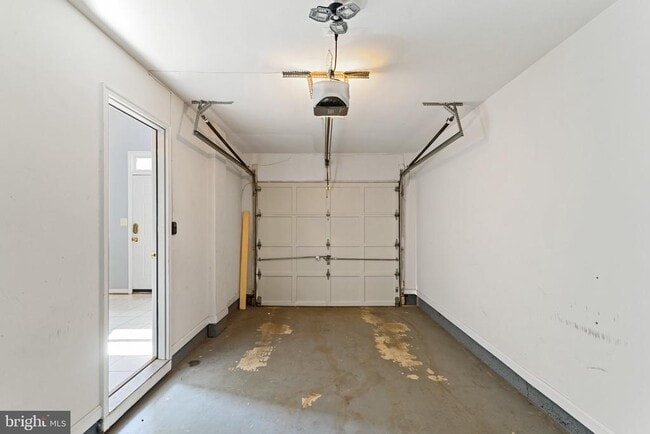 Building Photo - 21030 Whitfield Pl