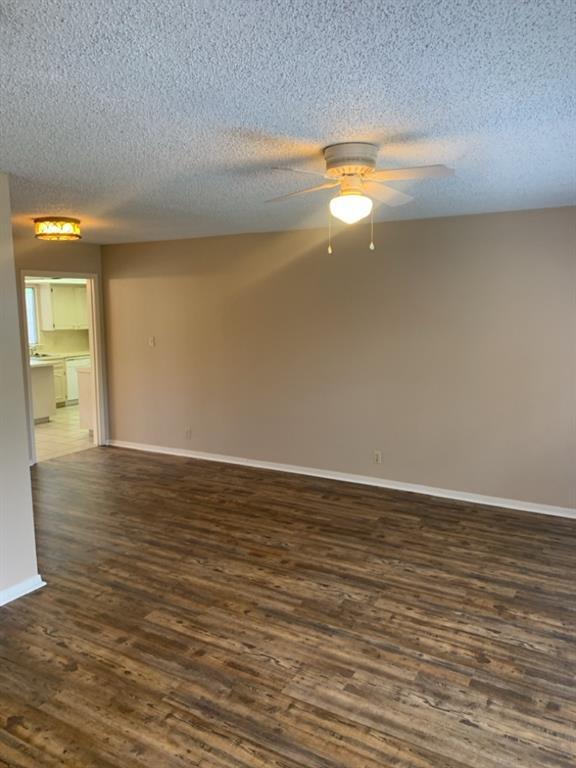Foto del edificio - 9207 Shady Oaks Dr