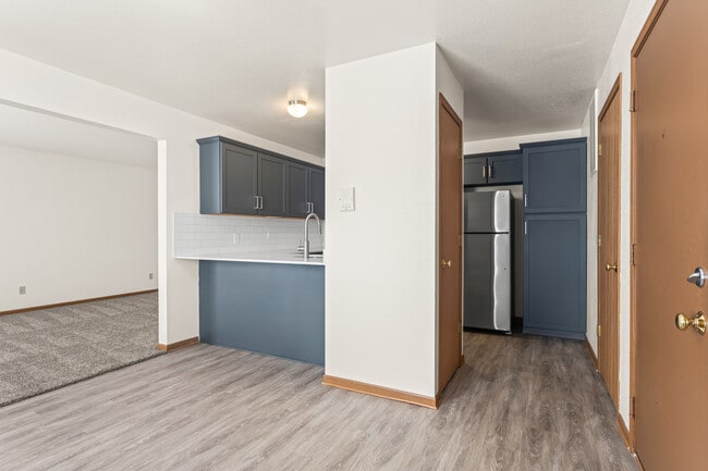 Building Photo - Meadow Springs Apartments