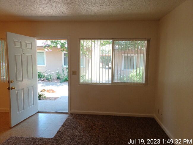 Foto del edificio - 228 W Dakota Ave