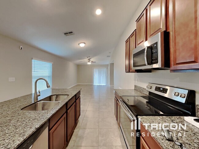Building Photo - 10025 Rosemary Leaf Lane Riverview FL