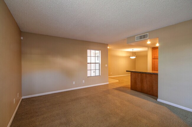 Building Photo - 6445 N Tierra De Las Catalinas