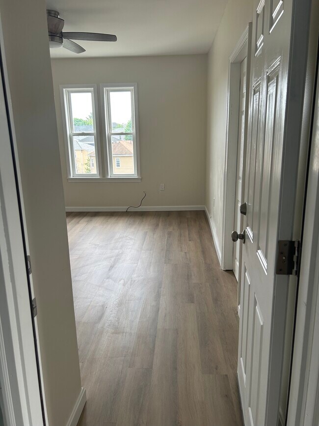 10 Merrifield St Unit 3, Worcester, MA 01605 Apartments in Worcester