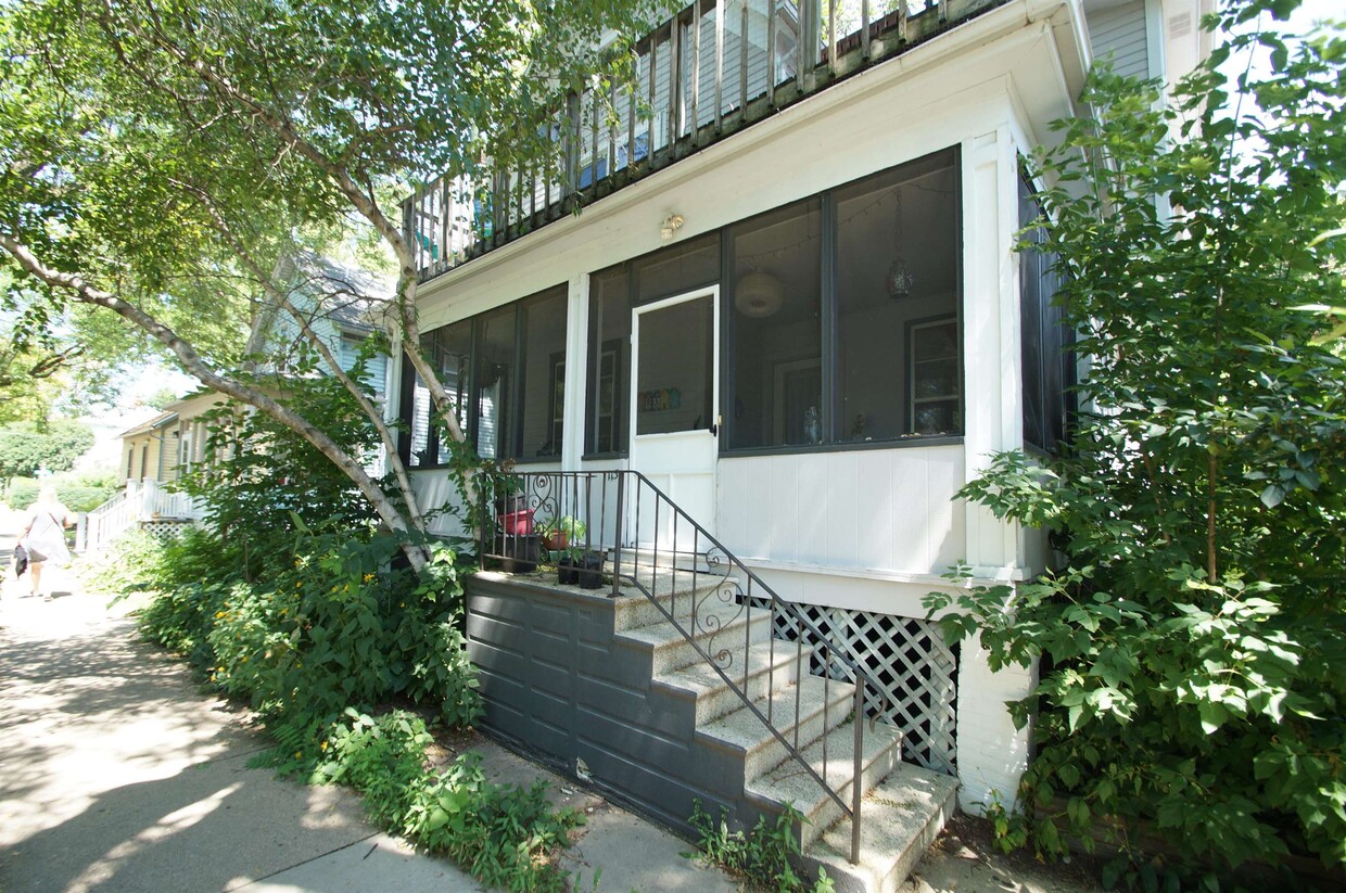 Primary Photo - 113 N Paterson St