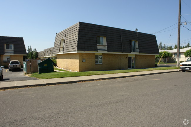 Building Photo - Garden Manor Apartments