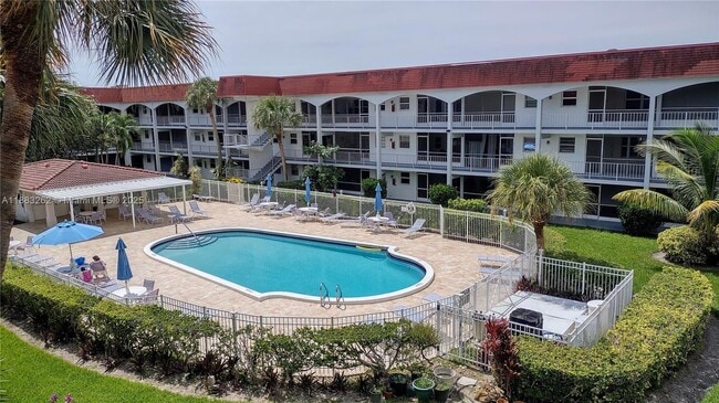 Foto del edificio - 501 Blue Heron Dr