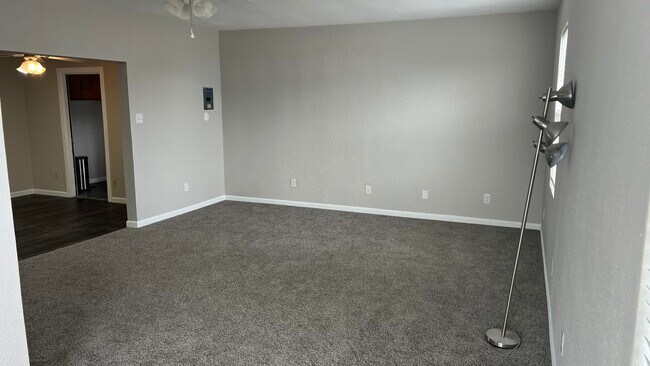 Foto del edificio - 3708 Sierra Vista Dr