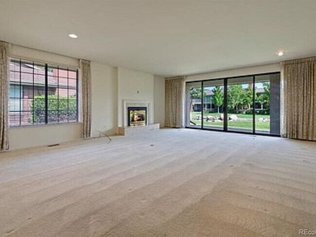 Building Photo - 2800 S University Blvd