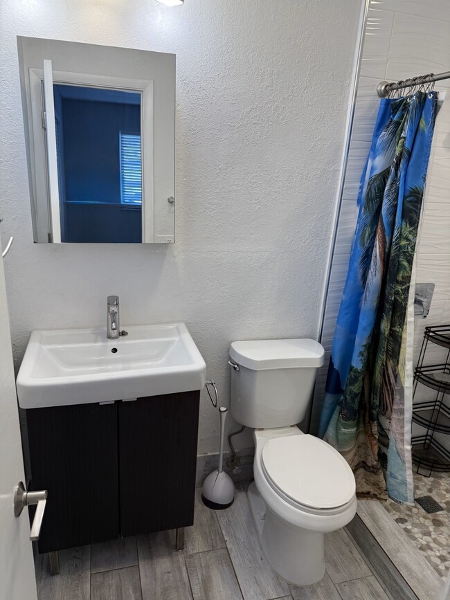 Building Photo - 4308 Seagrape Dr