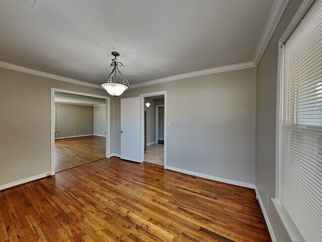 Foto del edificio - 4919 Birchman Ave