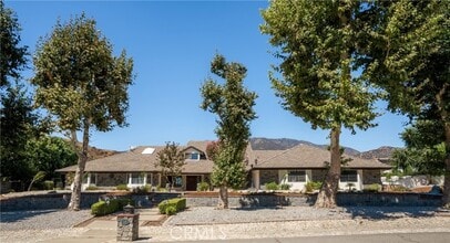 Building Photo - 249 Independence Dr