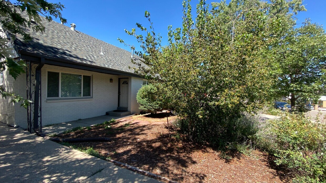 Primary Photo - 5247 Perry St