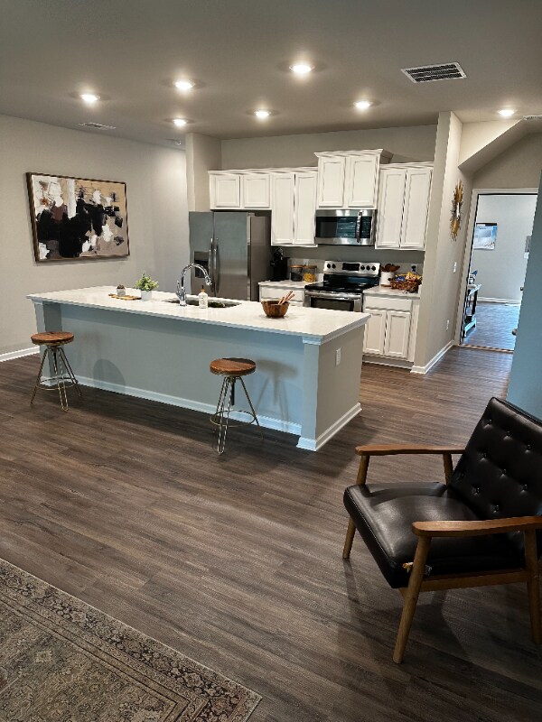 Building Photo - 300 Whitetail Cir
