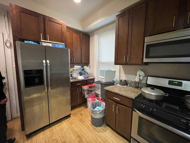Foto del edificio - 937 N Ashland Ave