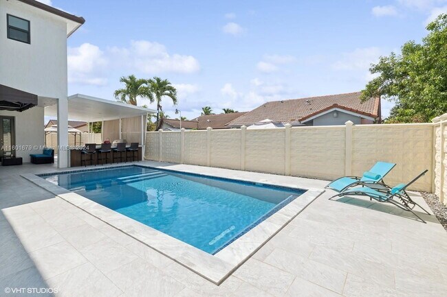 Photo - Southwest 41st Street, Miami, FL 33175 - 5... House