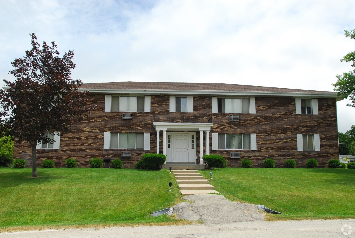 Building Photo - 4315 Kennedy Dr