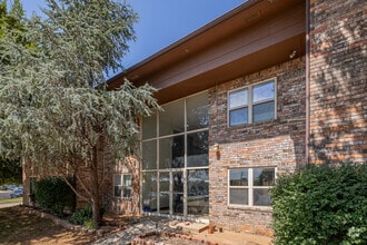 Building Photo - Ten15 at Hurd