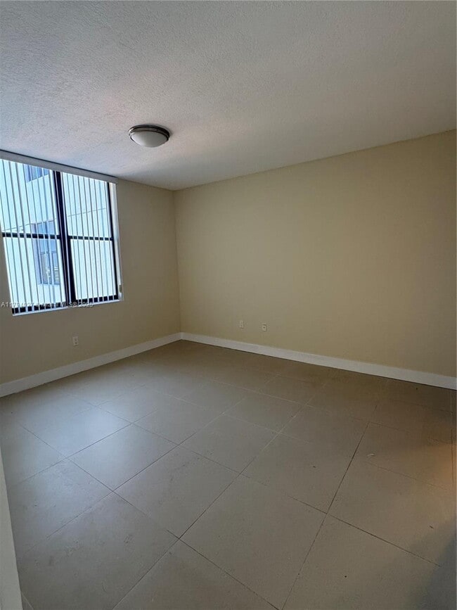 Building Photo - 888 S Douglas Rd